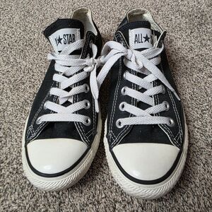 Converse Chuck Taylor Low Rise All Star Black Sneaker Size 6 Mens & 8 Womens